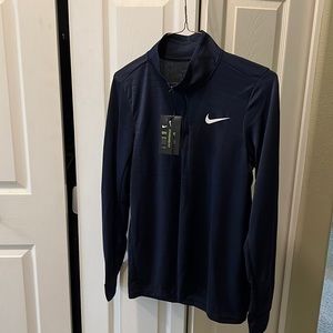 Mens Nike 1/4 Zip Pullover. Size M, NWT!